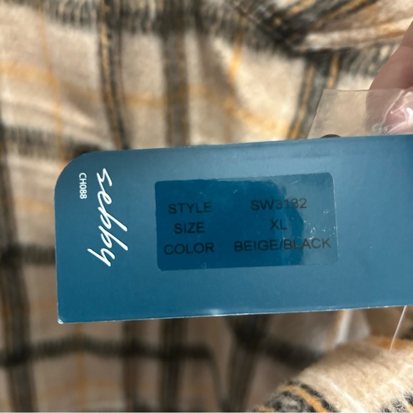 Sebby Women's Button Down Beige and Black Plaid Jacket NWT XL - Picture 6 of 8